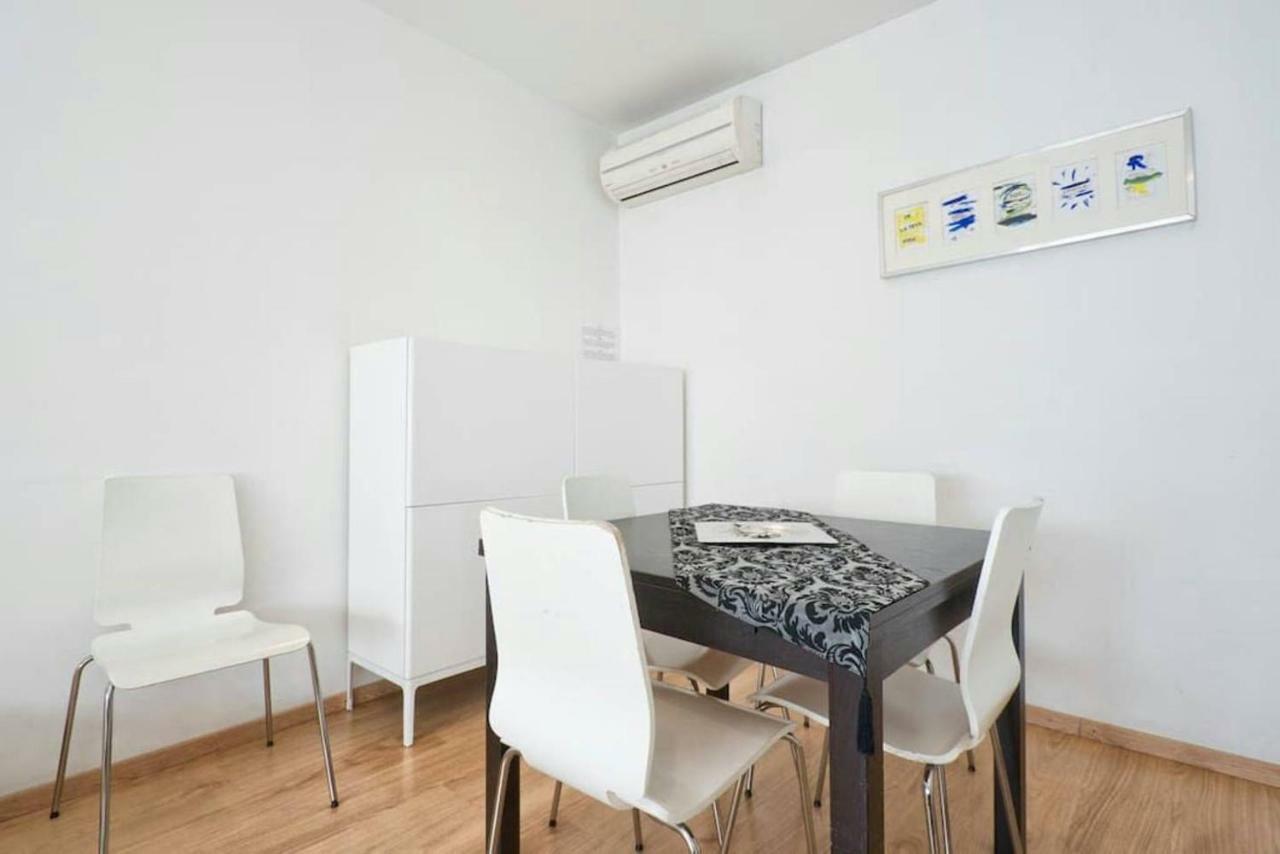 Apartamento Noemi บาร์เซโลนา ภายนอก รูปภาพ